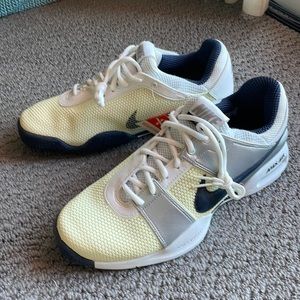 Nike — Men’s Hard Court Tennis Shoes